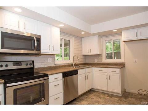 6 Mandalay, Ballwin, MO 63021 photo 8