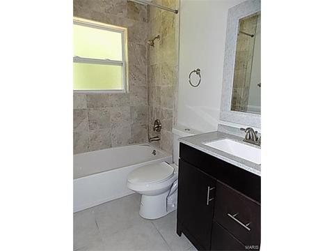 2 Braquewood Ct, Manchester, MO 63021 photo 9