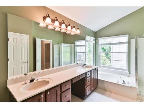 418 Alverston Ct, Ballwin, MO 63021 photo 19