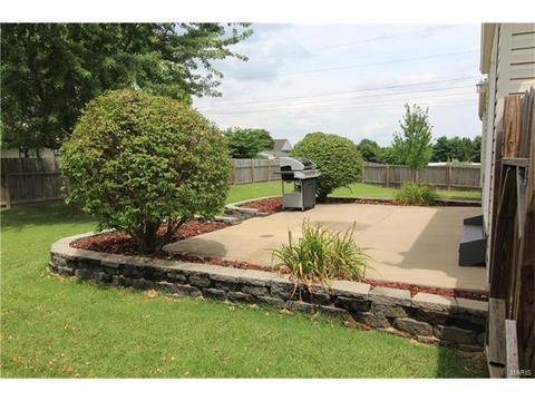 359 Centerfield Dr, O'fallon, MO 63366 photo 3