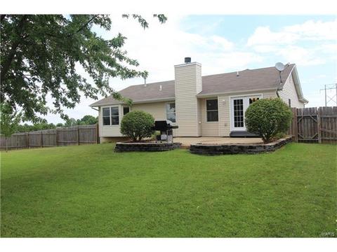 359 Centerfield Dr, O'fallon, MO 63366 photo 2