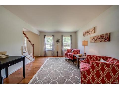 449 Governor Dr, Ballwin, MO 63021 photo 3