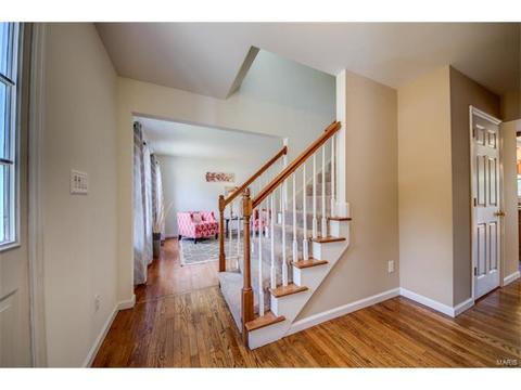 449 Governor Dr, Ballwin, MO 63021 photo 2