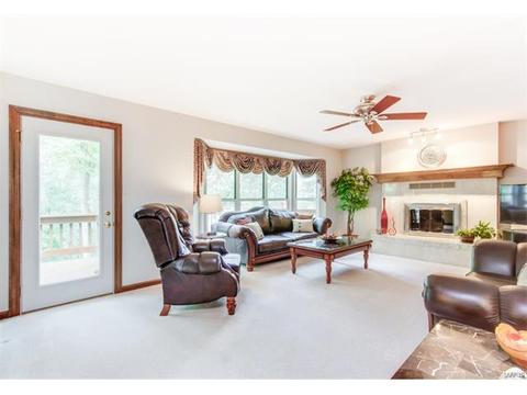 1016 Park Forest Pl, Ellisville, MO 63021 photo 3