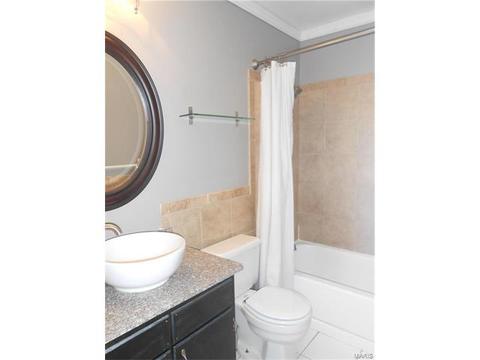 812 White Picket Ln, Ballwin, MO 63021 photo 7