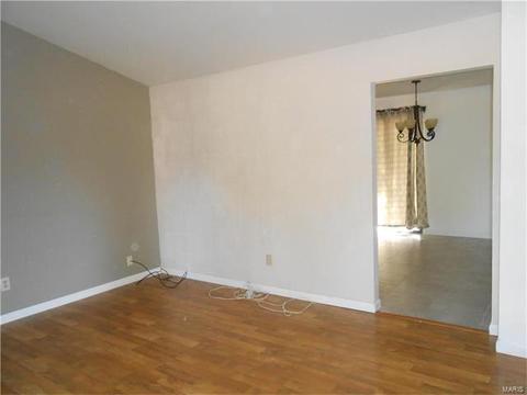 812 White Picket Ln, Ballwin, MO 63021 photo 6