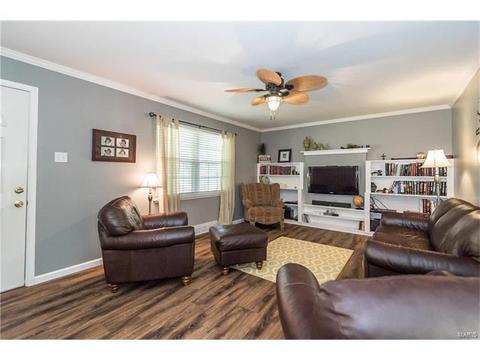 217 Windcliffe Dr, Ballwin, MO 63021 photo 4