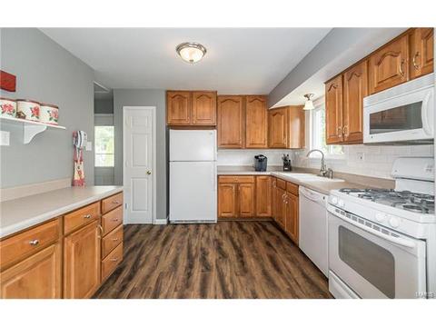 217 Windcliffe Dr, Ballwin, MO 63021 photo 6