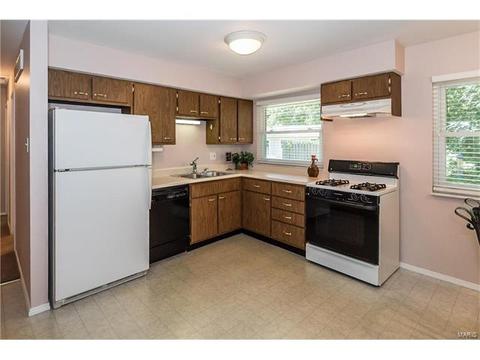 919 Brookvale Ter, Ballwin, MO 63021 photo 10