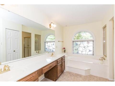525 Cedar Cove Ct, Ballwin, MO 63021 photo 17