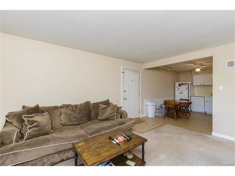 700 Ridgeside Dr #E, Ballwin, MO 63021 photo 3
