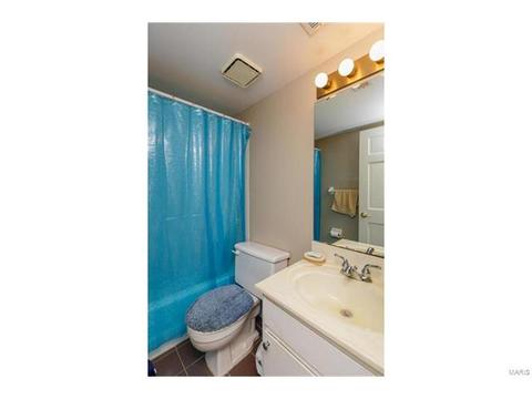700 Ridgeside Dr #E, Ballwin, MO 63021 photo 11