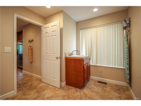 637 Highview Circle Dr, Ballwin, MO 63021 photo 11