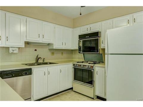 620 Waterford Ridge Ct, Ballwin, MO 63021 photo 13