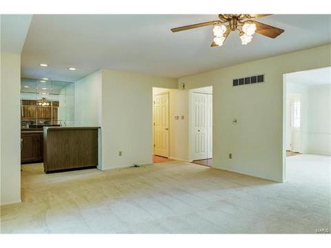 675 Waterford Ridge Dr, Ballwin, MO 63021 photo 13
