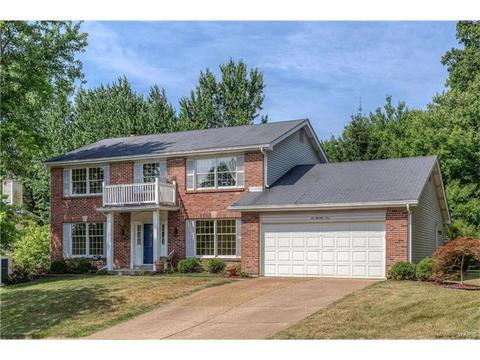 675 Waterford Ridge Dr, Ballwin, MO 63021 photo 2