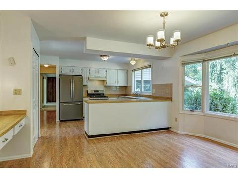 675 Waterford Ridge Dr, Ballwin, MO 63021 photo 21