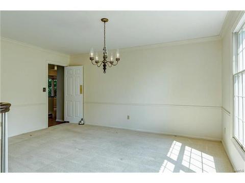 675 Waterford Ridge Dr, Ballwin, MO 63021 photo 5