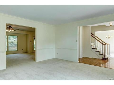675 Waterford Ridge Dr, Ballwin, MO 63021 photo 9