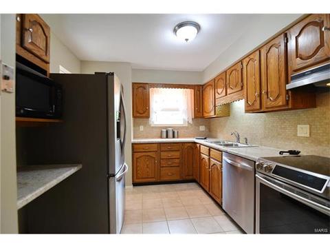 484 Applestone Dr, Ballwin, MO 63021 photo 13