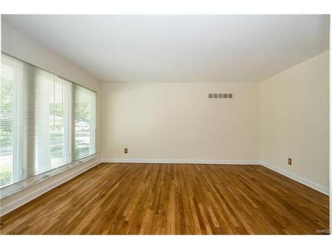 706 Inglestone Ct, Manchester, MO 63021 photo 4