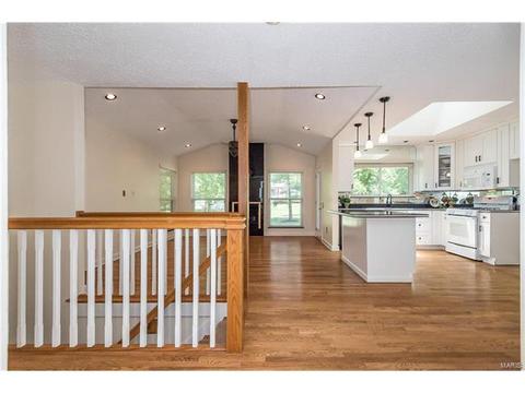 706 Inglestone Ct, Manchester, MO 63021 photo 8