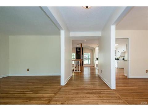 706 Inglestone Ct, Manchester, MO 63021 photo 3