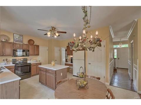 367 Arbor Glen Dr, Ballwin, MO 63021 photo 10