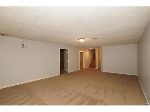 889 Parma Dr, Ballwin, MO 63021 photo 19