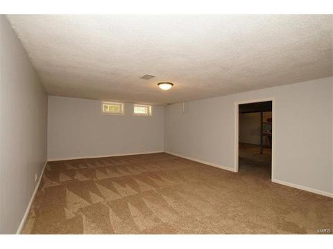 889 Parma Dr, Ballwin, MO 63021 photo 20