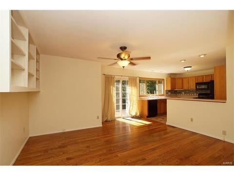 889 Parma Dr, Ballwin, MO 63021 photo 7