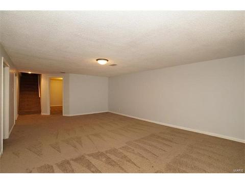 889 Parma Dr, Ballwin, MO 63021 photo 18