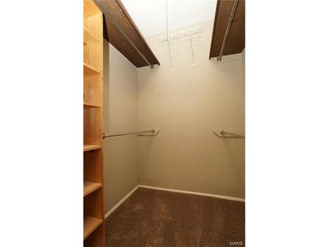 889 Parma Dr, Ballwin, MO 63021 photo 13