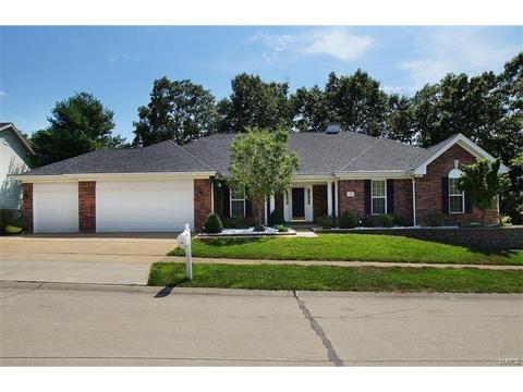 950 Timber Glen Ln, Ballwin, MO 63021 photo 1