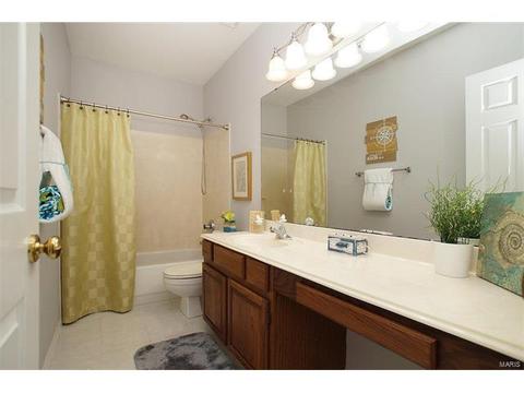 950 Timber Glen Ln, Ballwin, MO 63021 photo 28