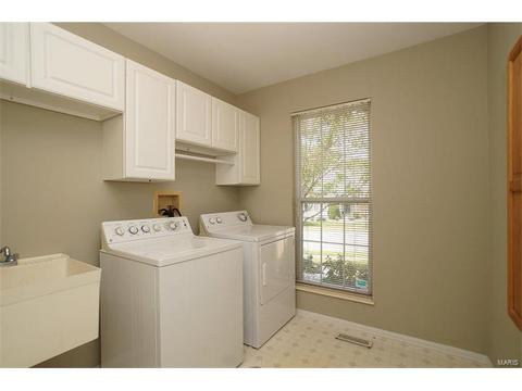 950 Timber Glen Ln, Ballwin, MO 63021 photo 16