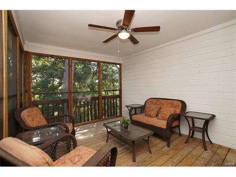 950 Timber Glen Ln, Ballwin, MO 63021 photo 4