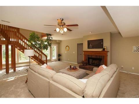 950 Timber Glen Ln, Ballwin, MO 63021 photo 5