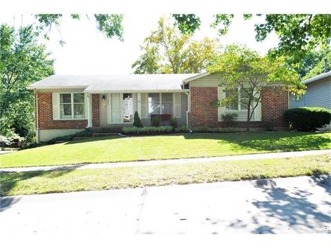 935 Napoli Dr, Ballwin, MO 63021 photo 1
