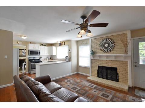 935 Napoli Dr, Ballwin, MO 63021 photo 5