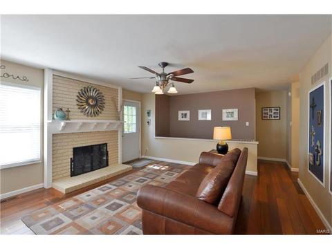 935 Napoli Dr, Ballwin, MO 63021 photo 4