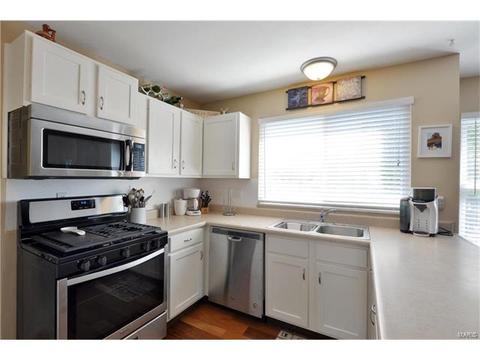 935 Napoli Dr, Ballwin, MO 63021 photo 10