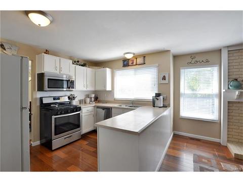935 Napoli Dr, Ballwin, MO 63021 photo 11