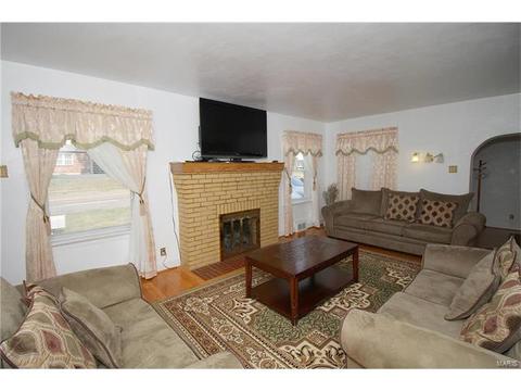 3842 Brown Rd, Saint Louis, MO 63134 photo 4
