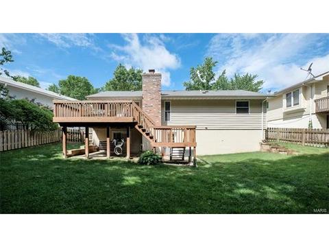 1042 Treetop Trail Dr, Ballwin, MO 63021 photo 18