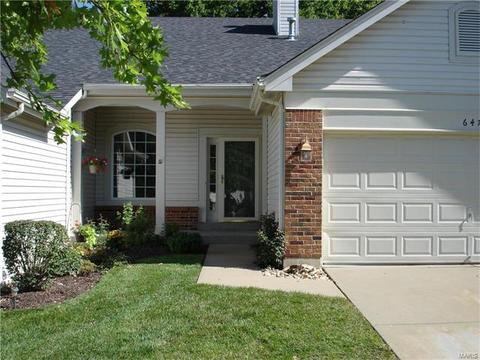 647 Hawk Run Dr, O'fallon, MO 63368 photo 2