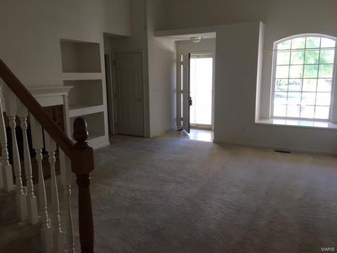 647 Hawk Run Dr, O'fallon, MO 63368 photo 4