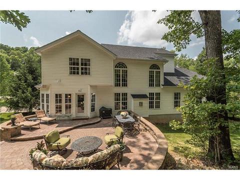 720 Arbor Chase Dr, Ballwin, MO 63021 photo 2