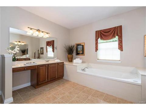 720 Arbor Chase Dr, Ballwin, MO 63021 photo 25