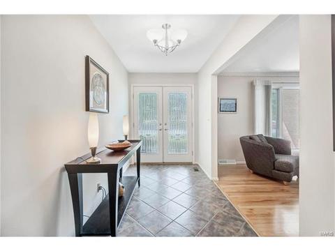 430 Hill Trl, Ballwin, MO 63011 photo 4